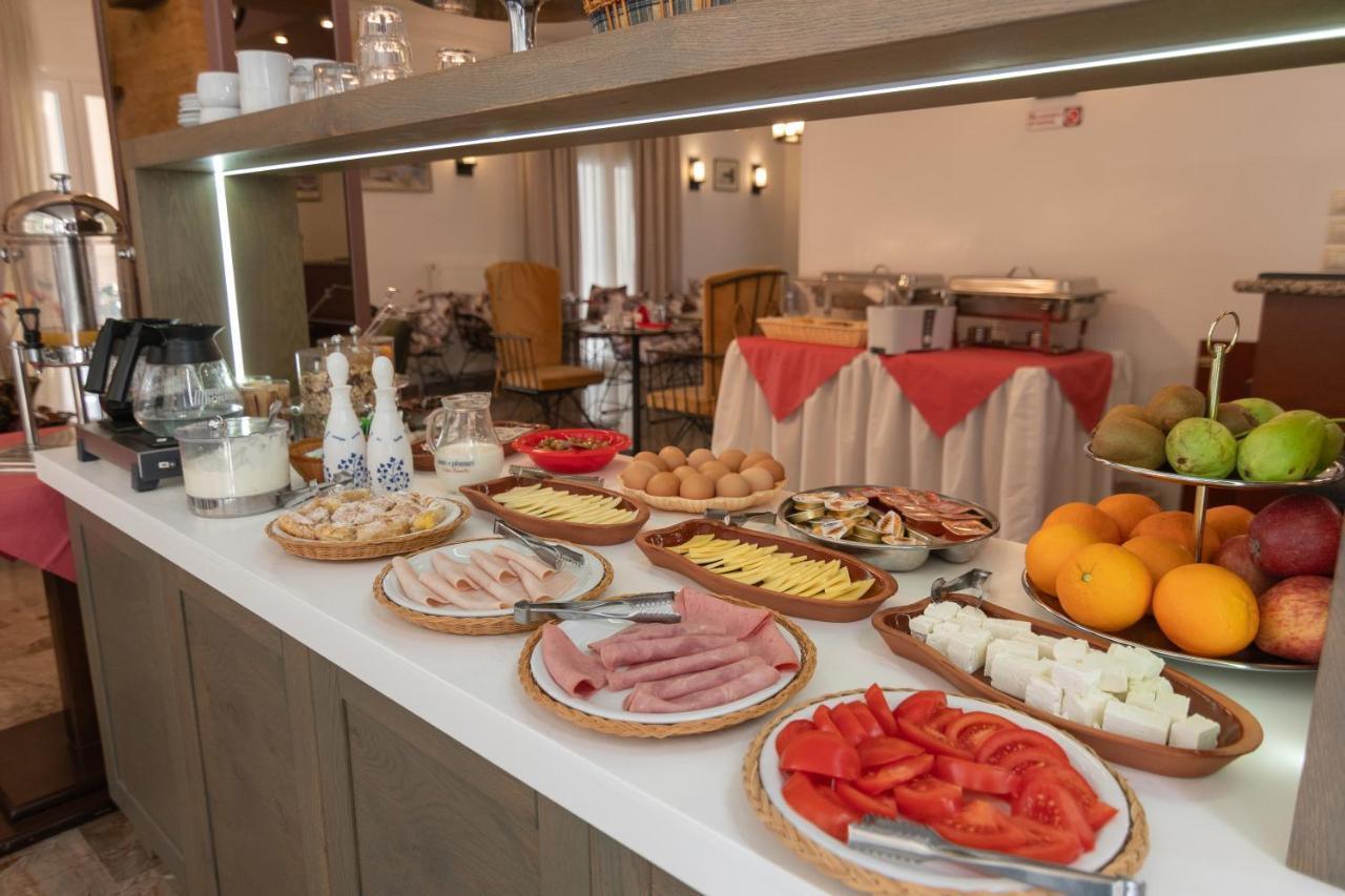 Aklidi Hotel Mytilene ภายนอก รูปภาพ